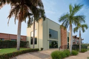 The Garden,Near Liberty Square,3 star