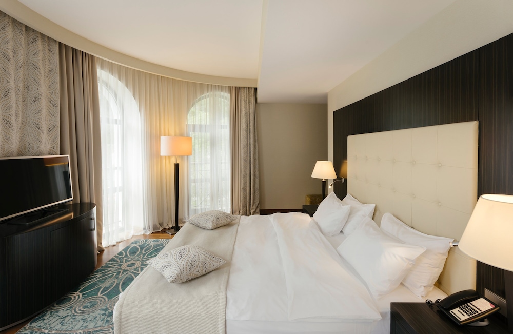crowne plaza borjomi by ihg