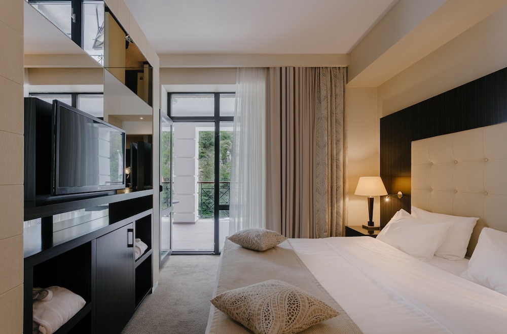 crowne plaza borjomi by ihg