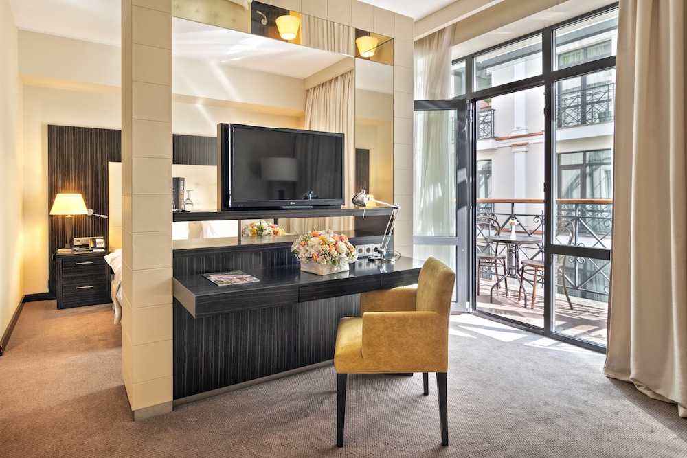 crowne plaza borjomi by ihg