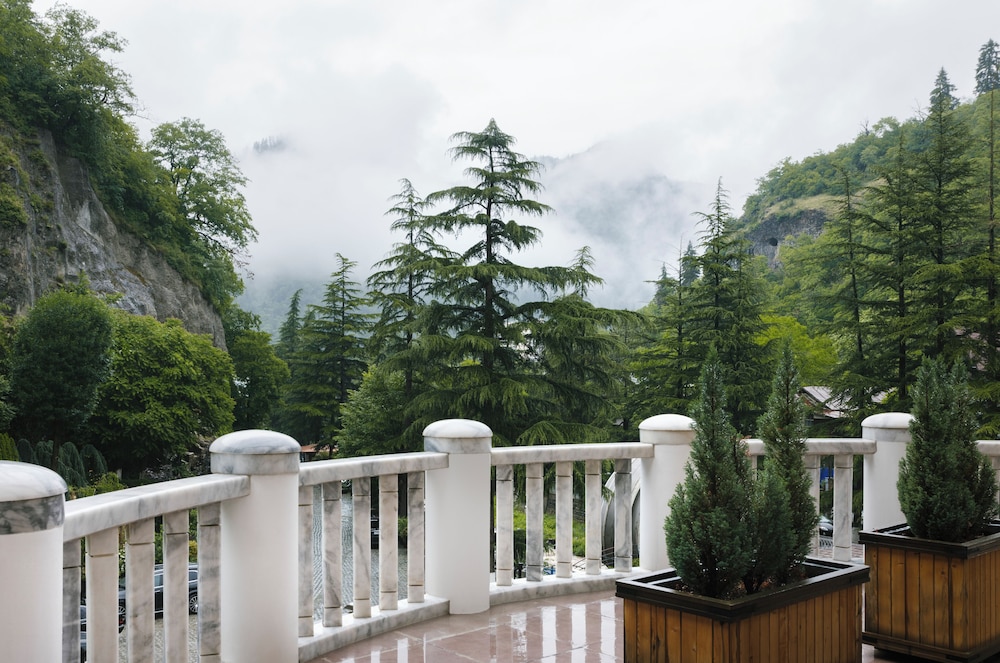 crowne plaza borjomi by ihg