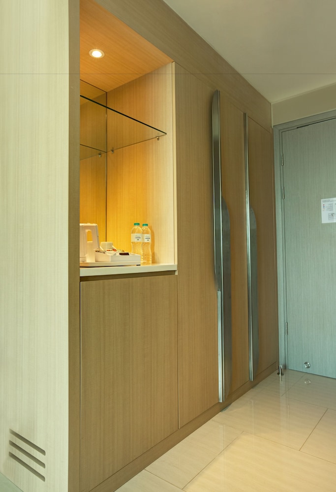 holiday inn express jakarta international expo by ihg