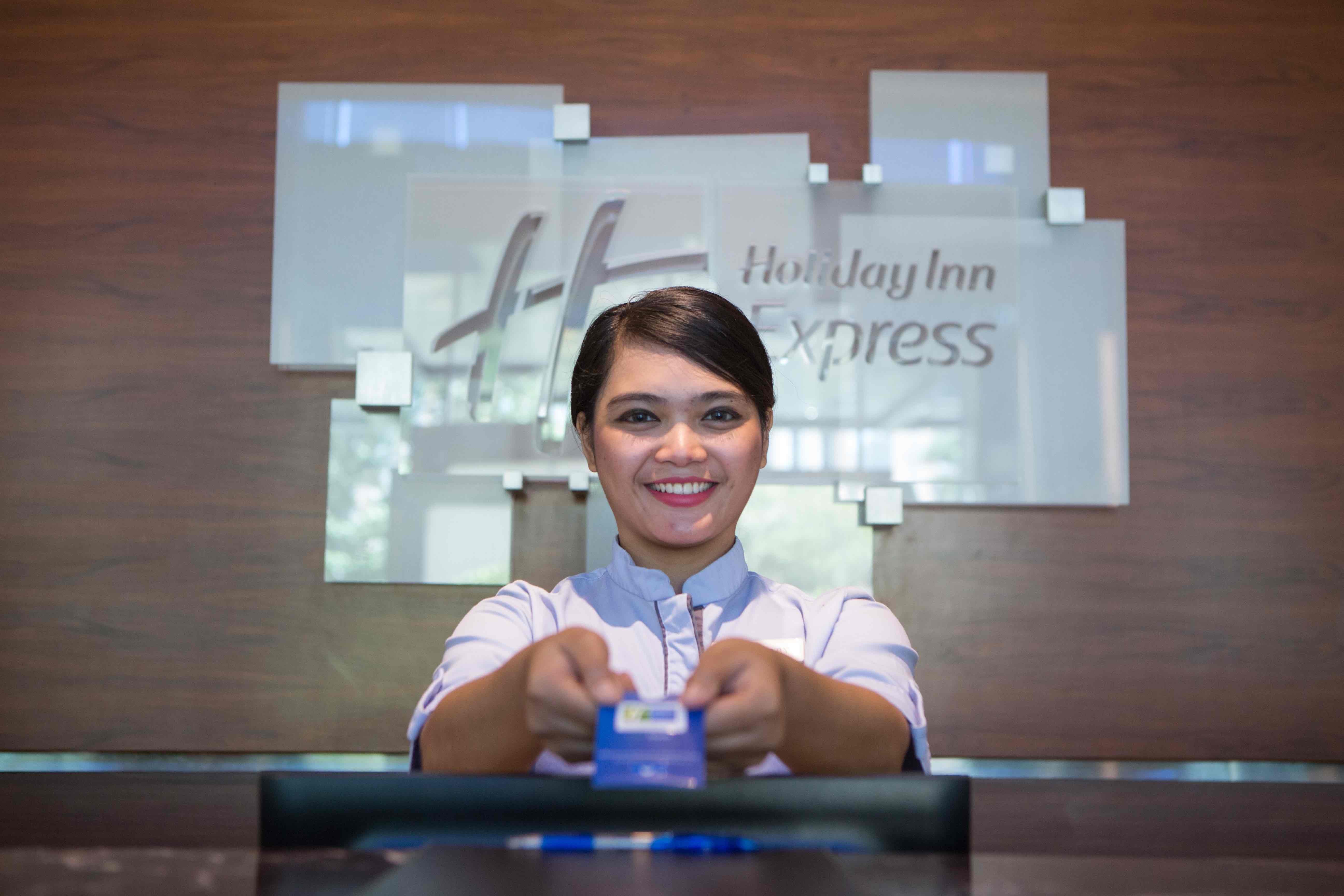holiday inn express jakarta international expo by ihg