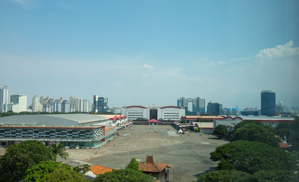 holiday inn express jakarta international expo by ihg