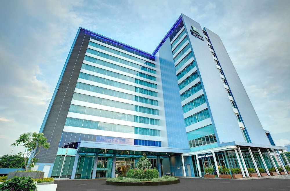 holiday inn express jakarta international expo by ihg