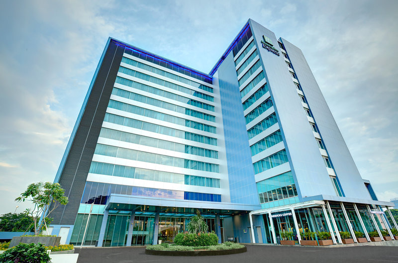 holiday inn express jakarta international expo by ihg