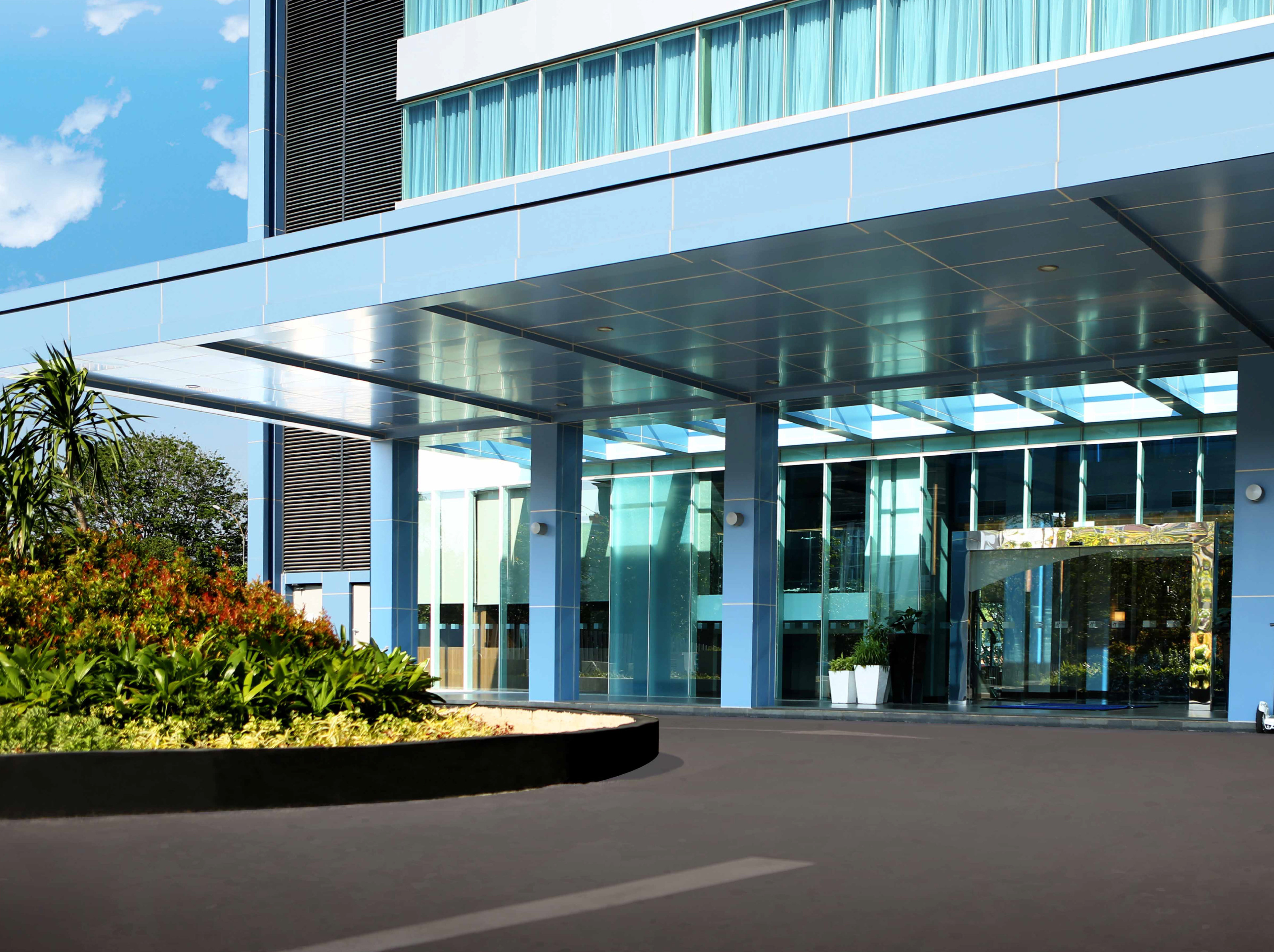 holiday inn express jakarta international expo by ihg
