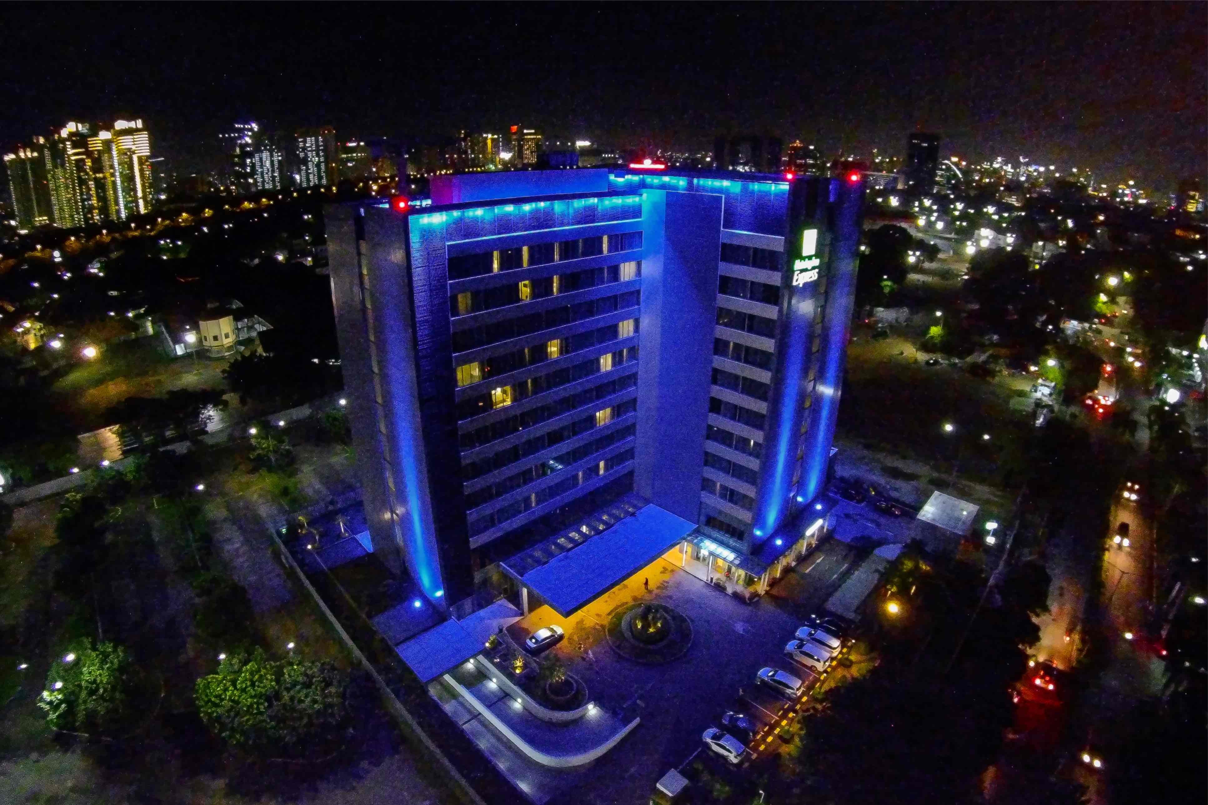 holiday inn express jakarta international expo by ihg