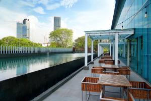 holiday inn express jakarta international expo by ihg