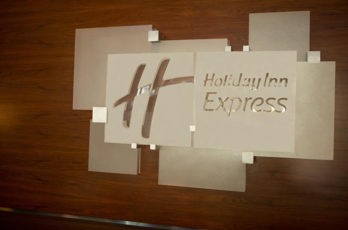 holiday inn express jakarta international expo by ihg