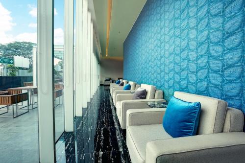 holiday inn express jakarta international expo by ihg