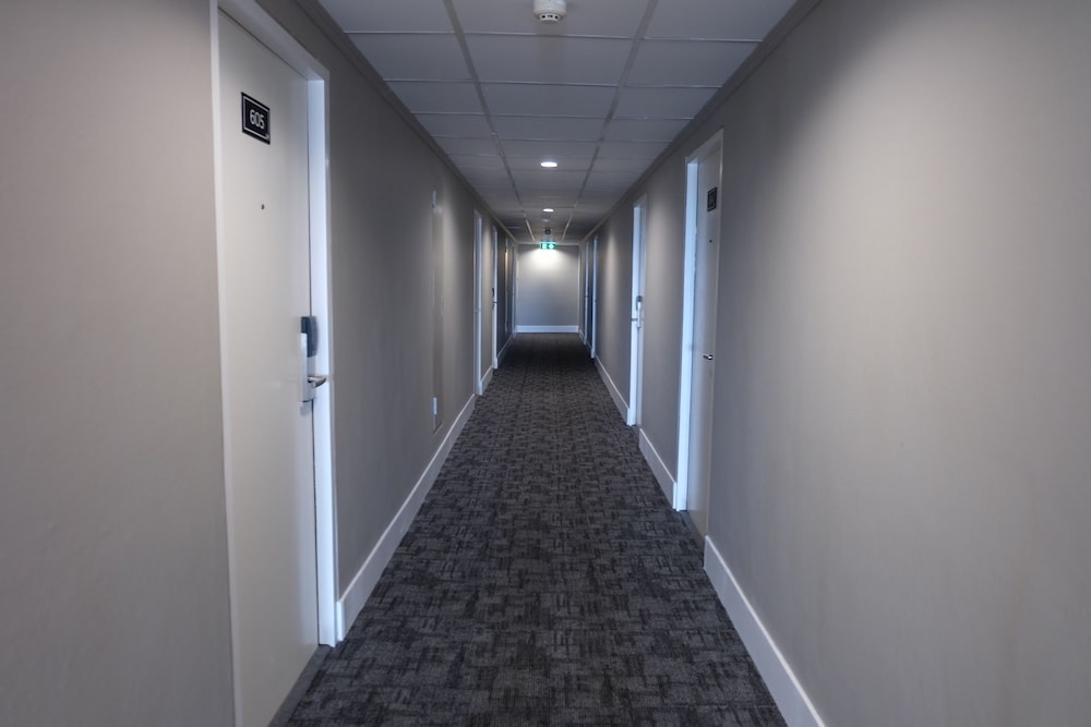 hi season hotel