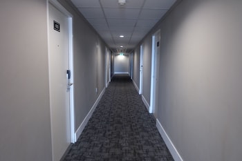 hi season hotel