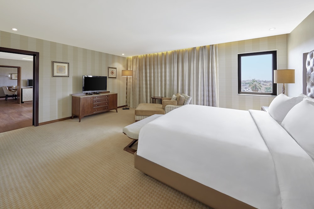 holiday inn tabuk by ihg