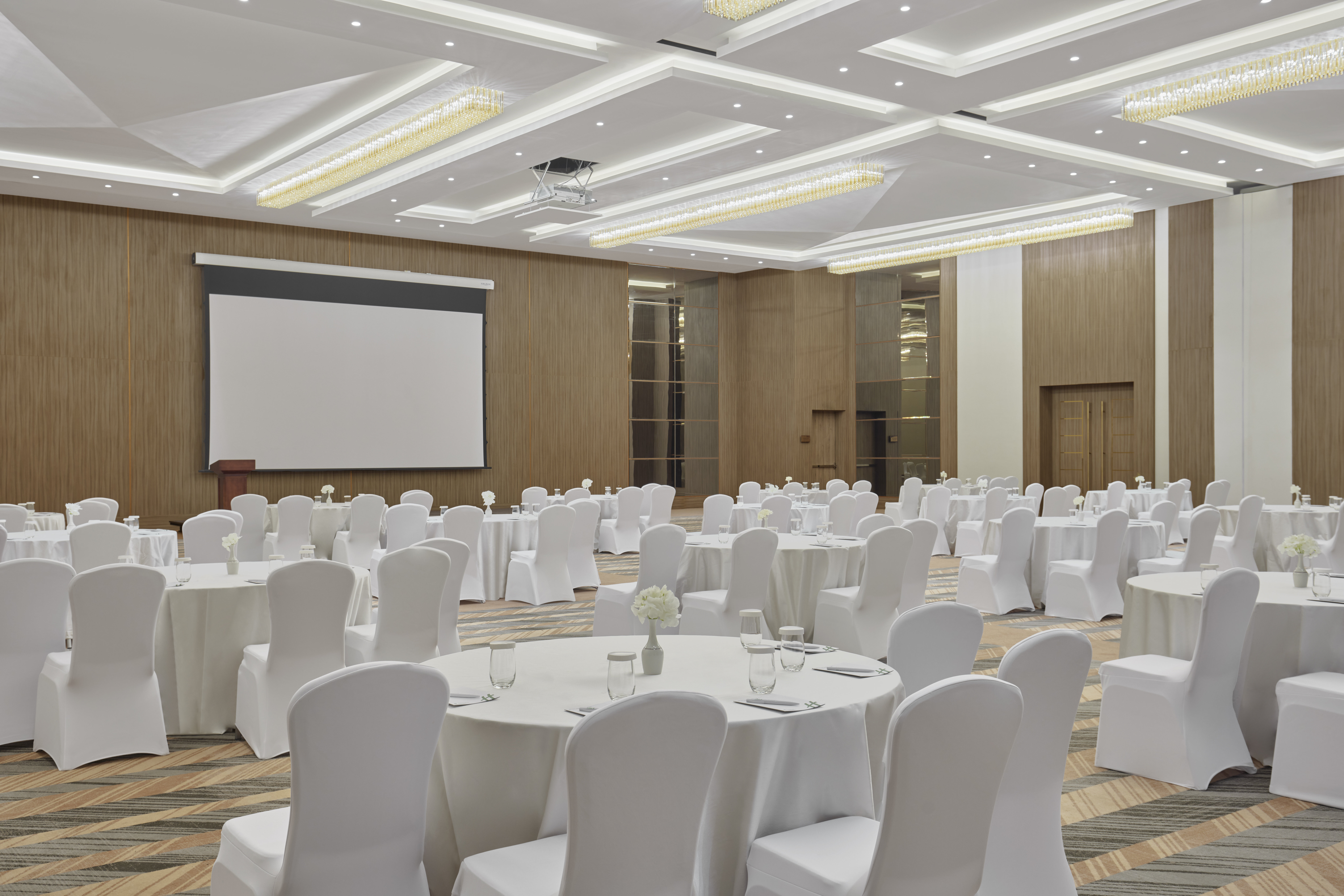 holiday inn tabuk by ihg