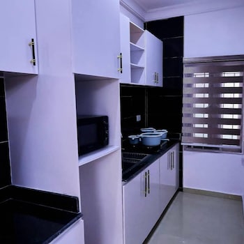 Purple Lavender Court Apartment,,5 star