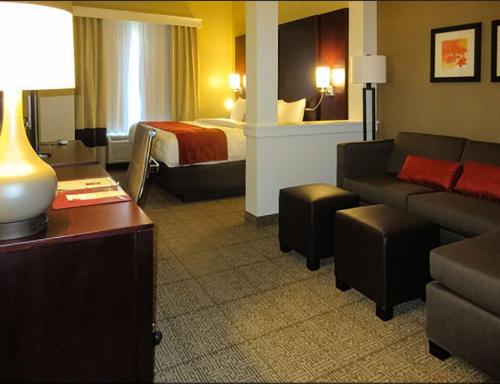 comfort suites youngstown north