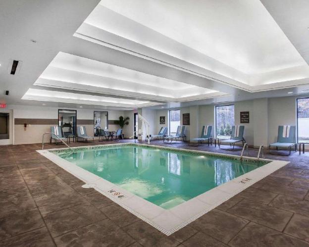 comfort suites youngstown north