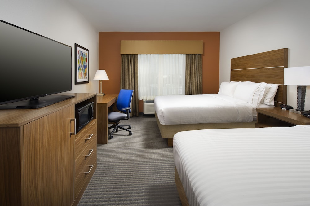 holiday inn express and suites bay city by ihg