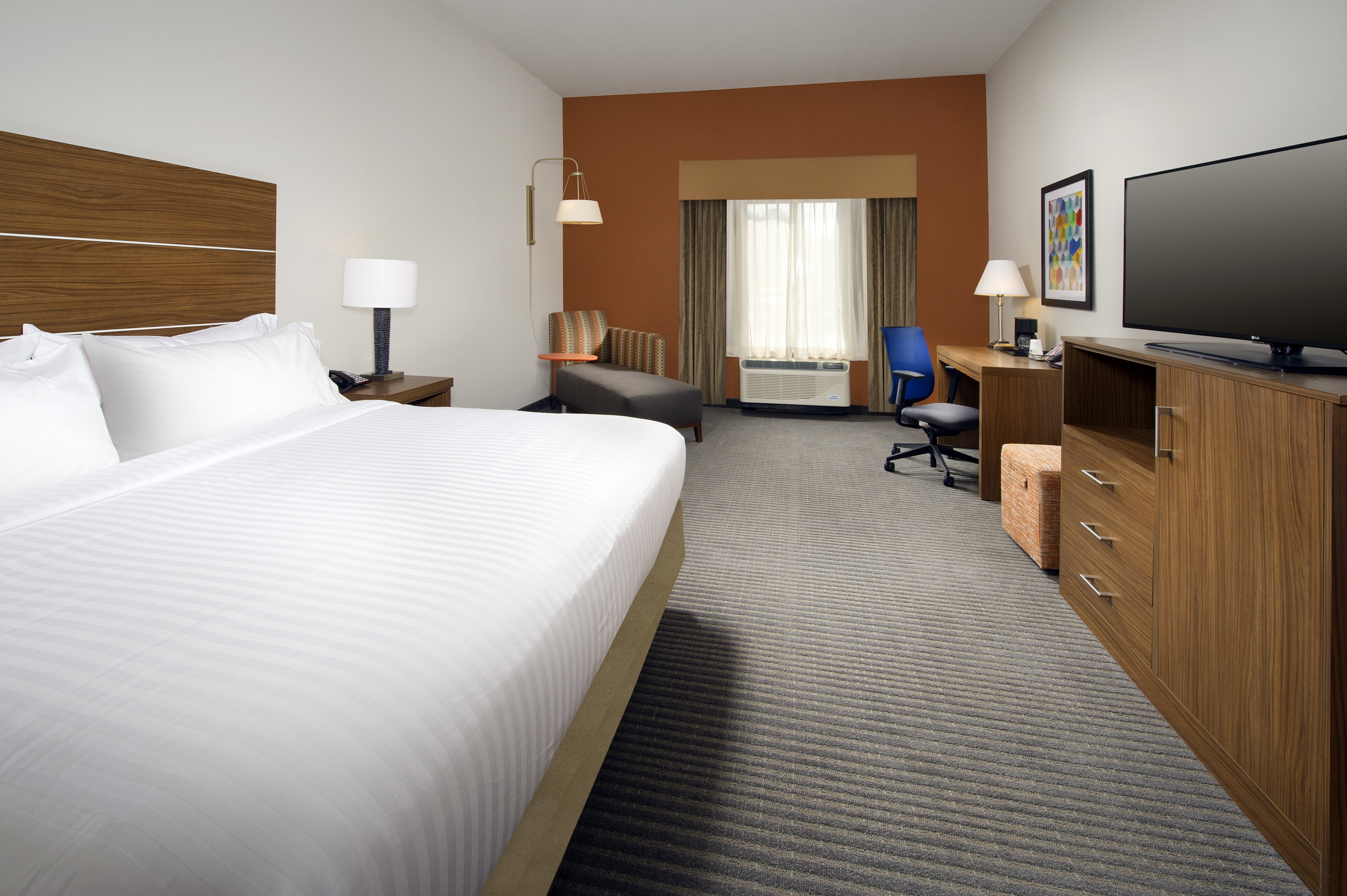 holiday inn express and suites bay city by ihg