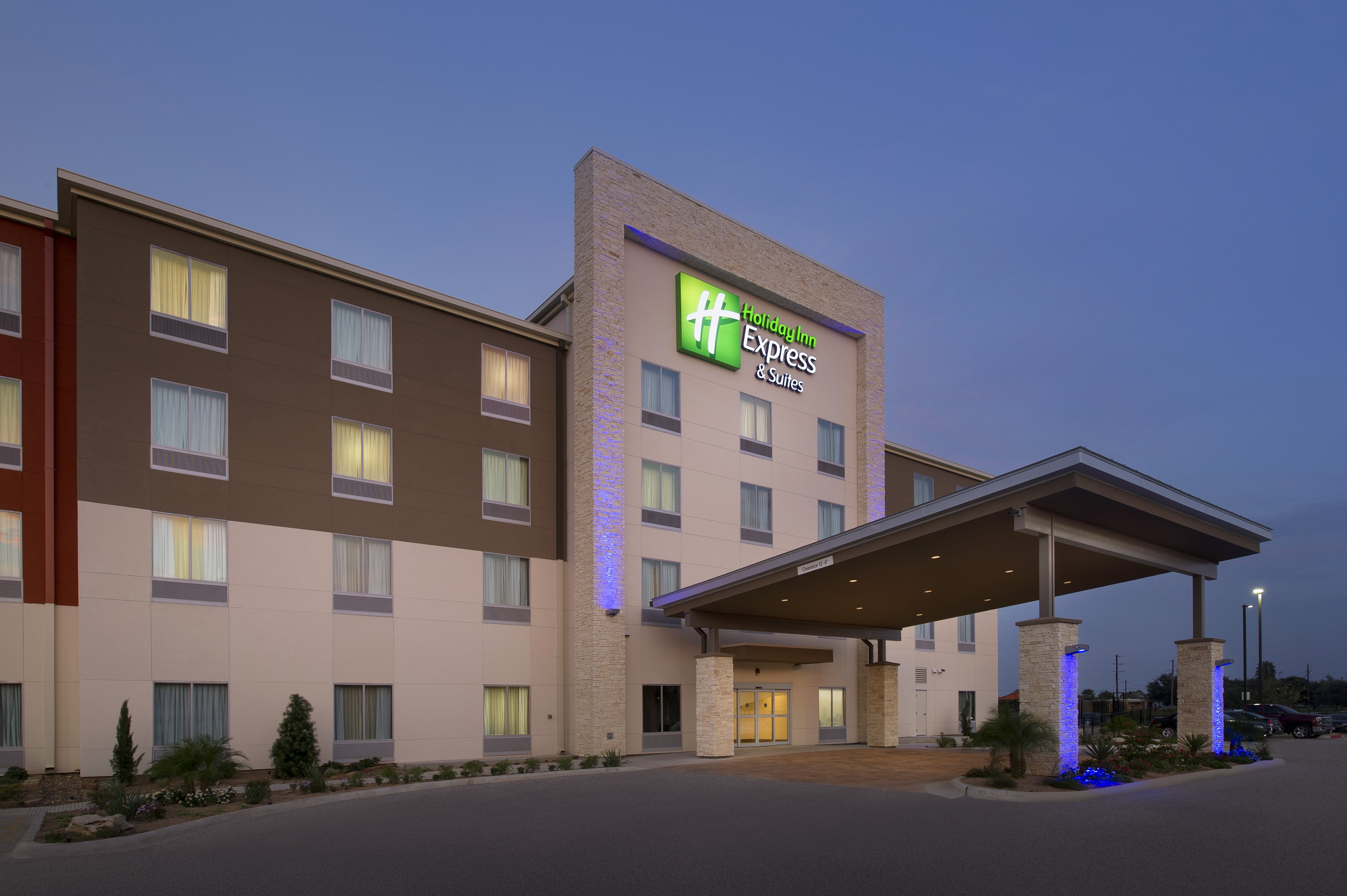 holiday inn express and suites bay city by ihg