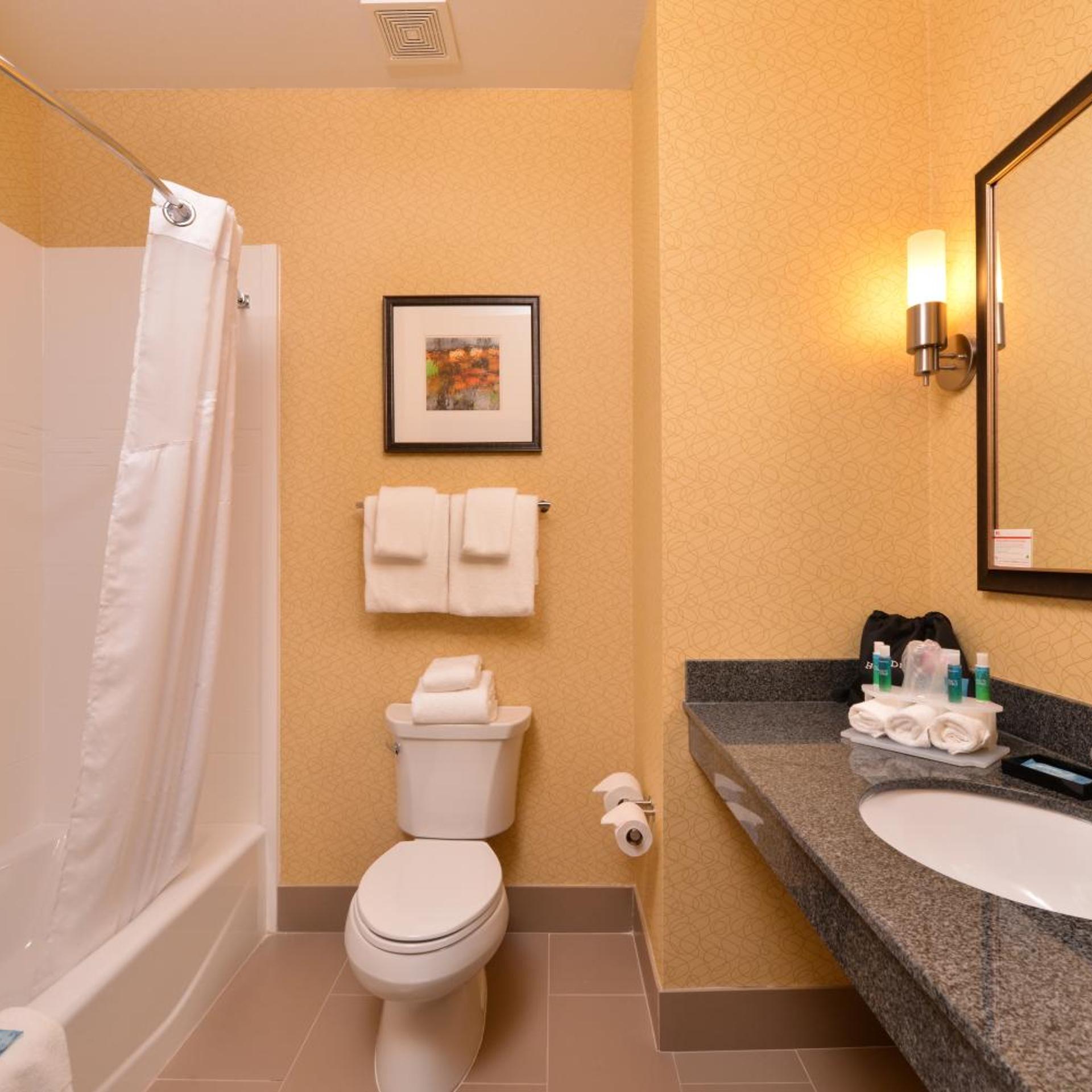 holiday inn express and suites bakersfield airport by ihg