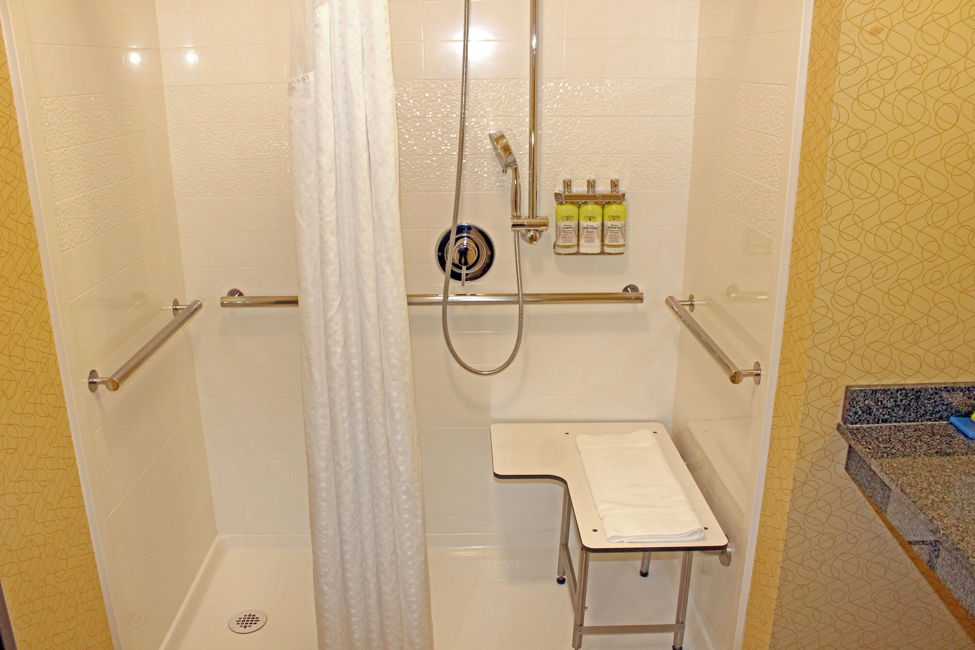 holiday inn express and suites bakersfield airport by ihg