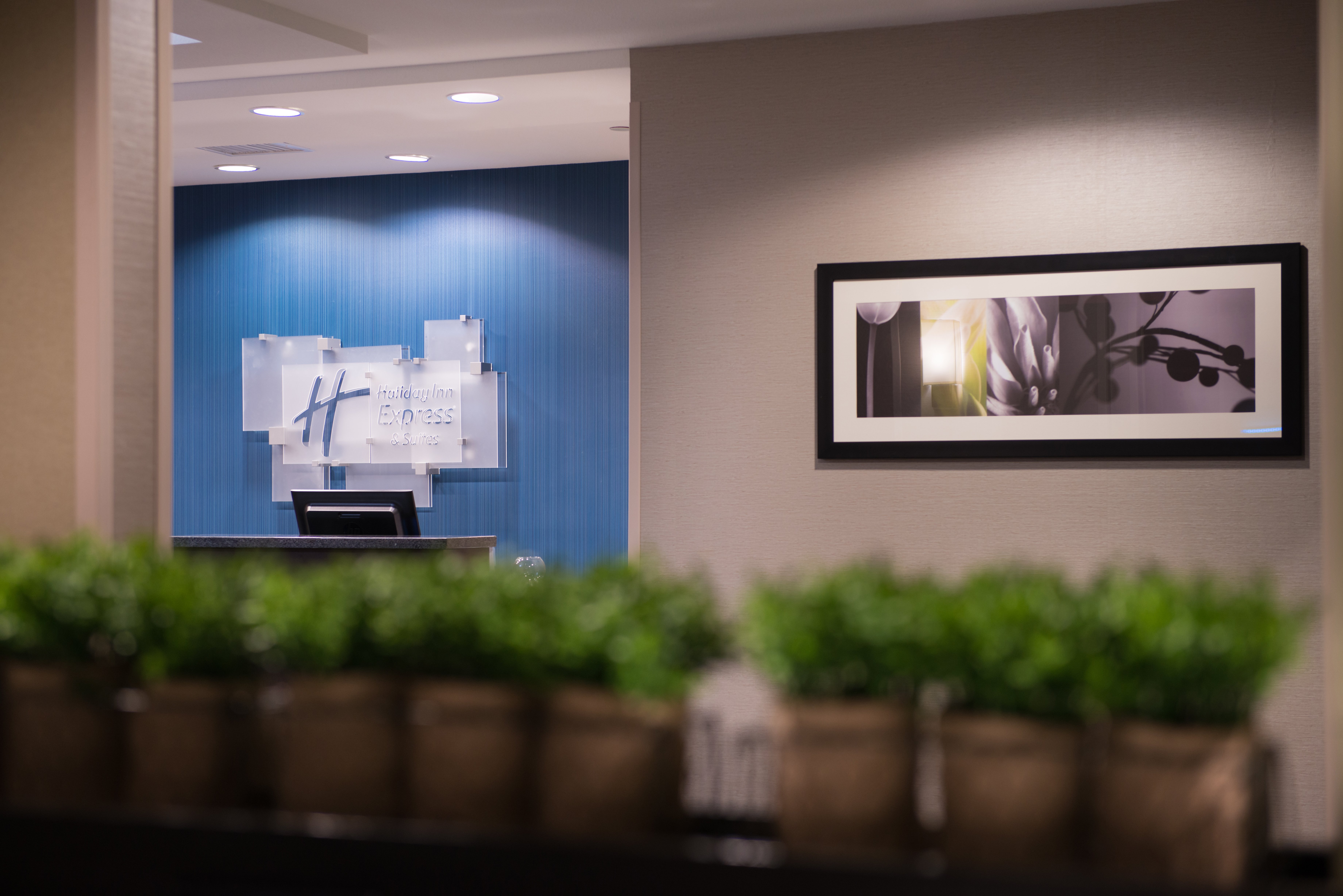holiday inn express and suites bakersfield airport by ihg