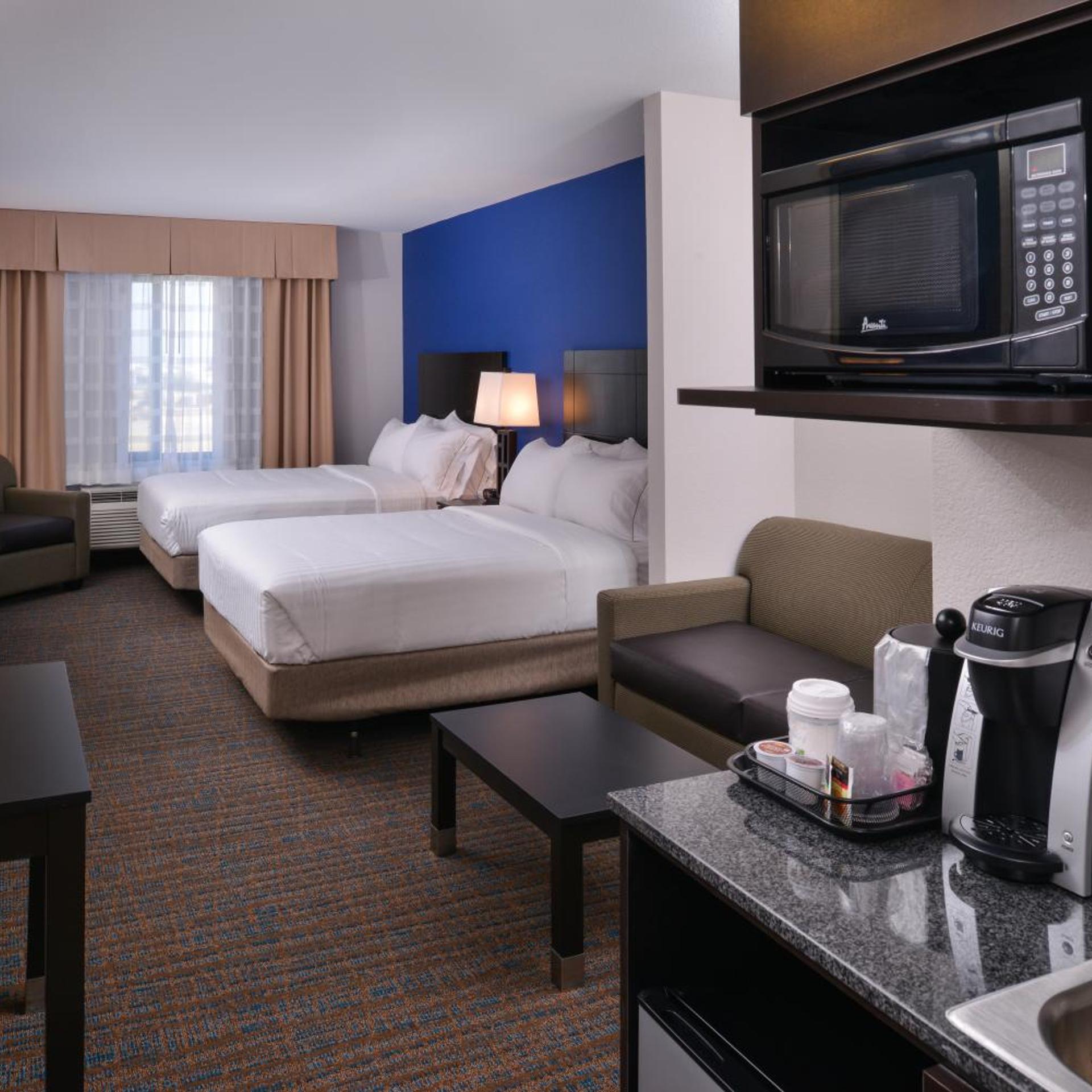 holiday inn express and suites bakersfield airport by ihg