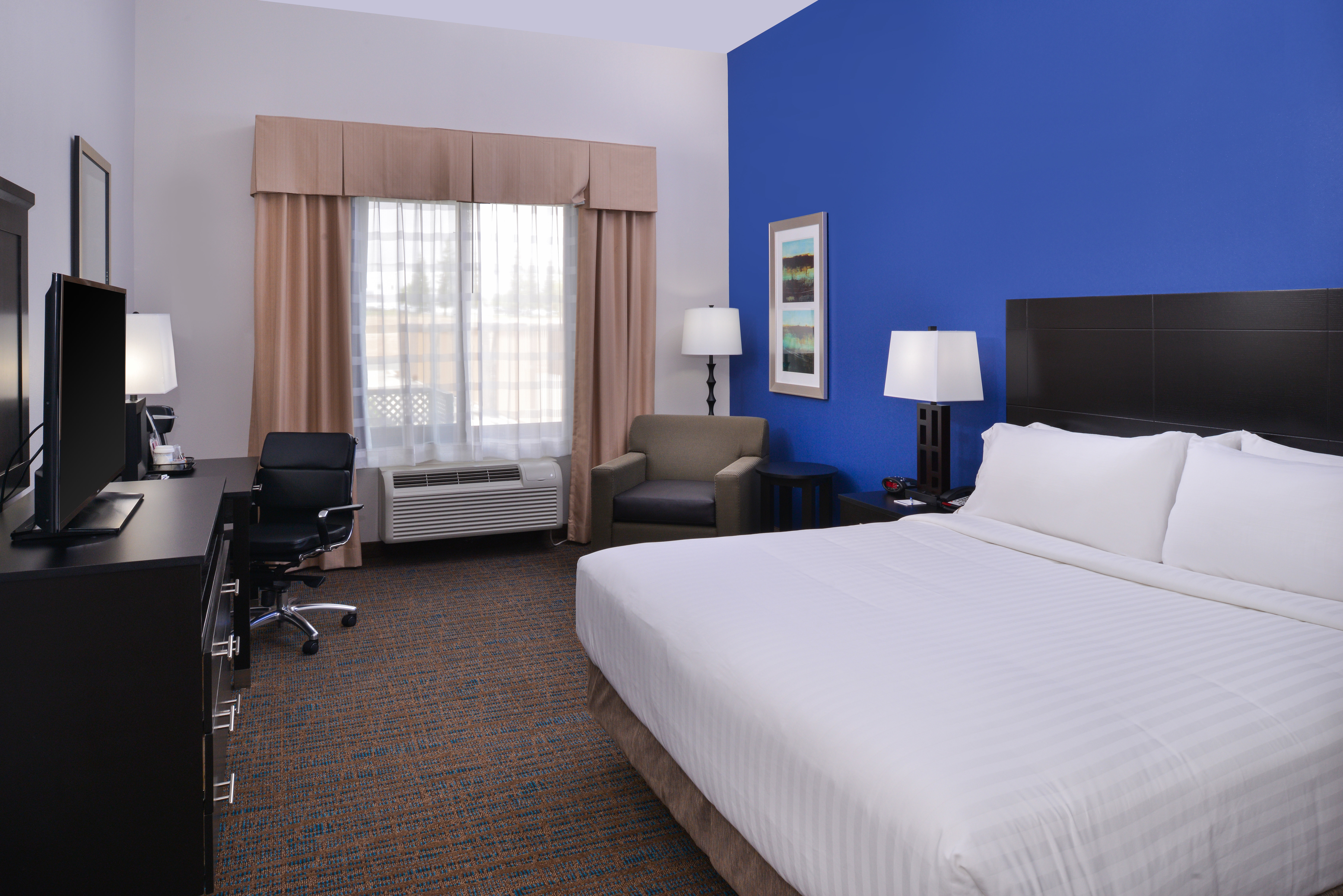 holiday inn express and suites bakersfield airport by ihg