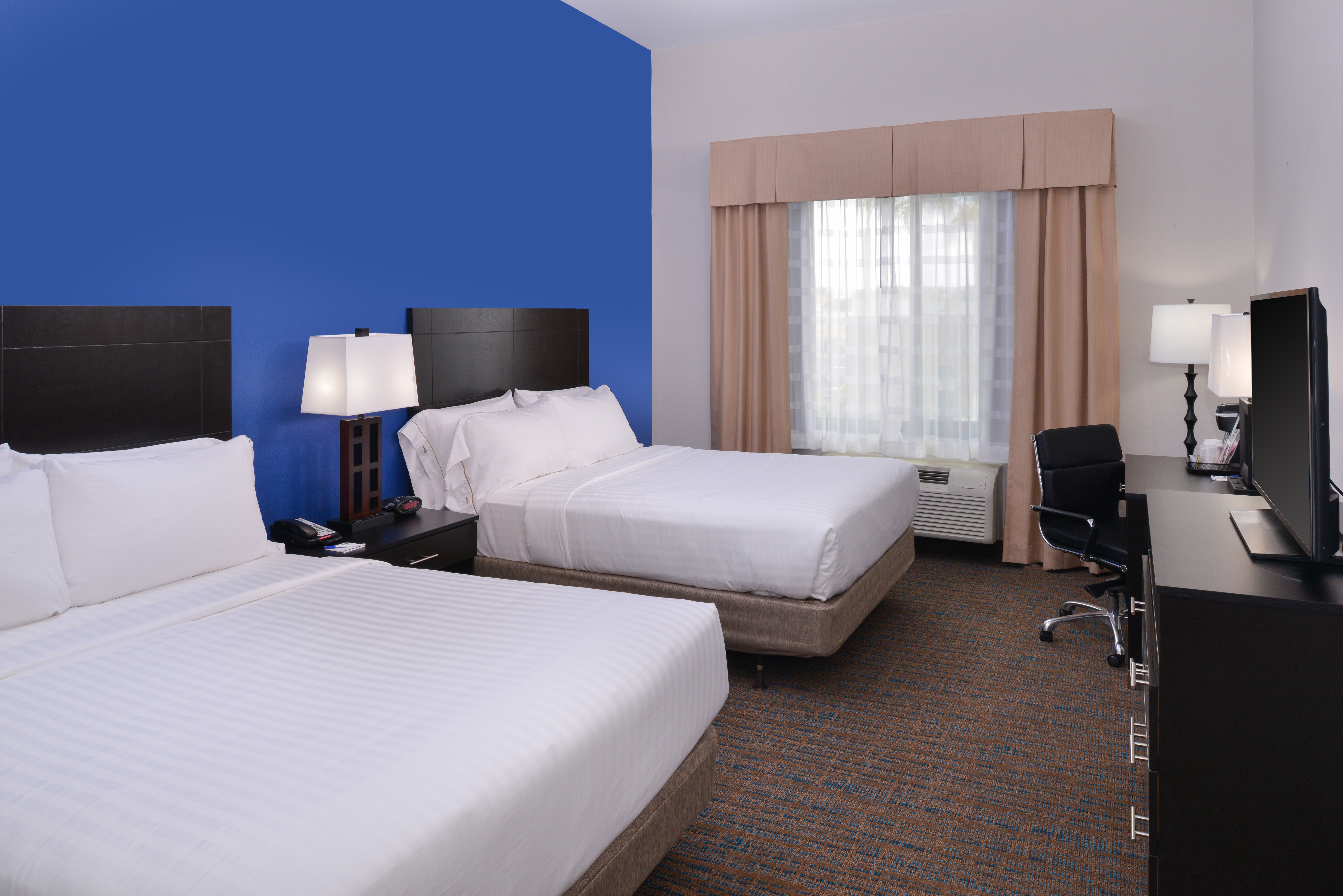holiday inn express and suites bakersfield airport by ihg