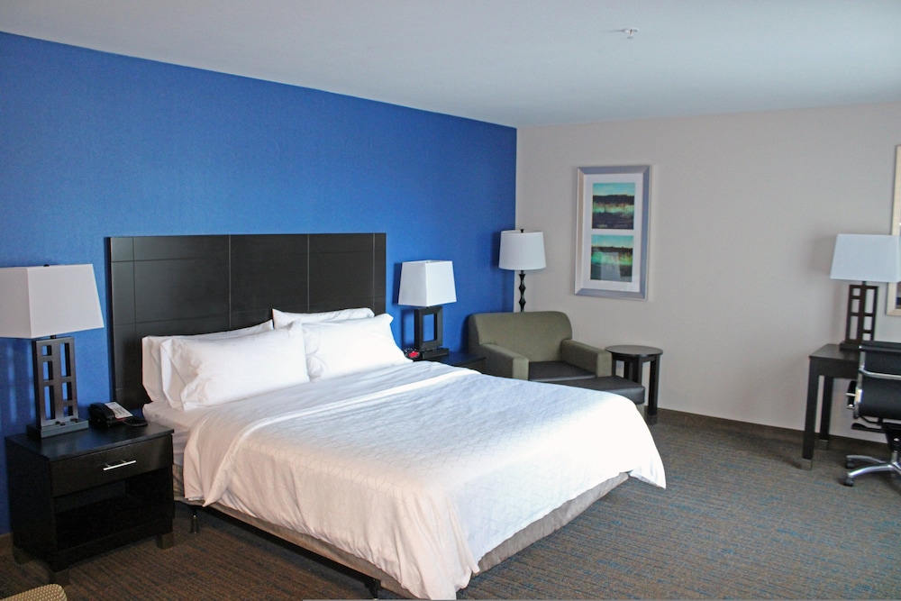 holiday inn express and suites bakersfield airport by ihg