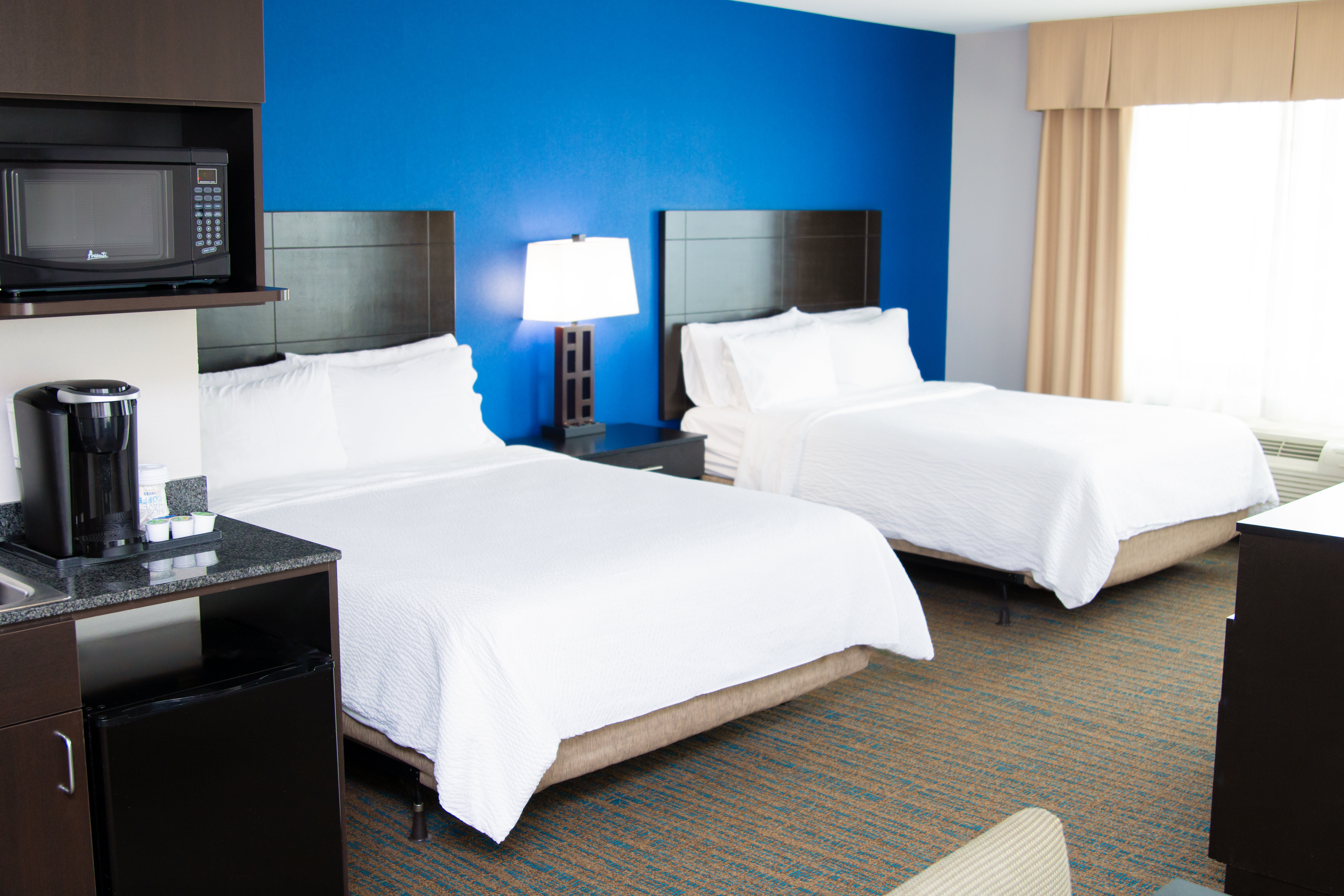 holiday inn express and suites bakersfield airport by ihg