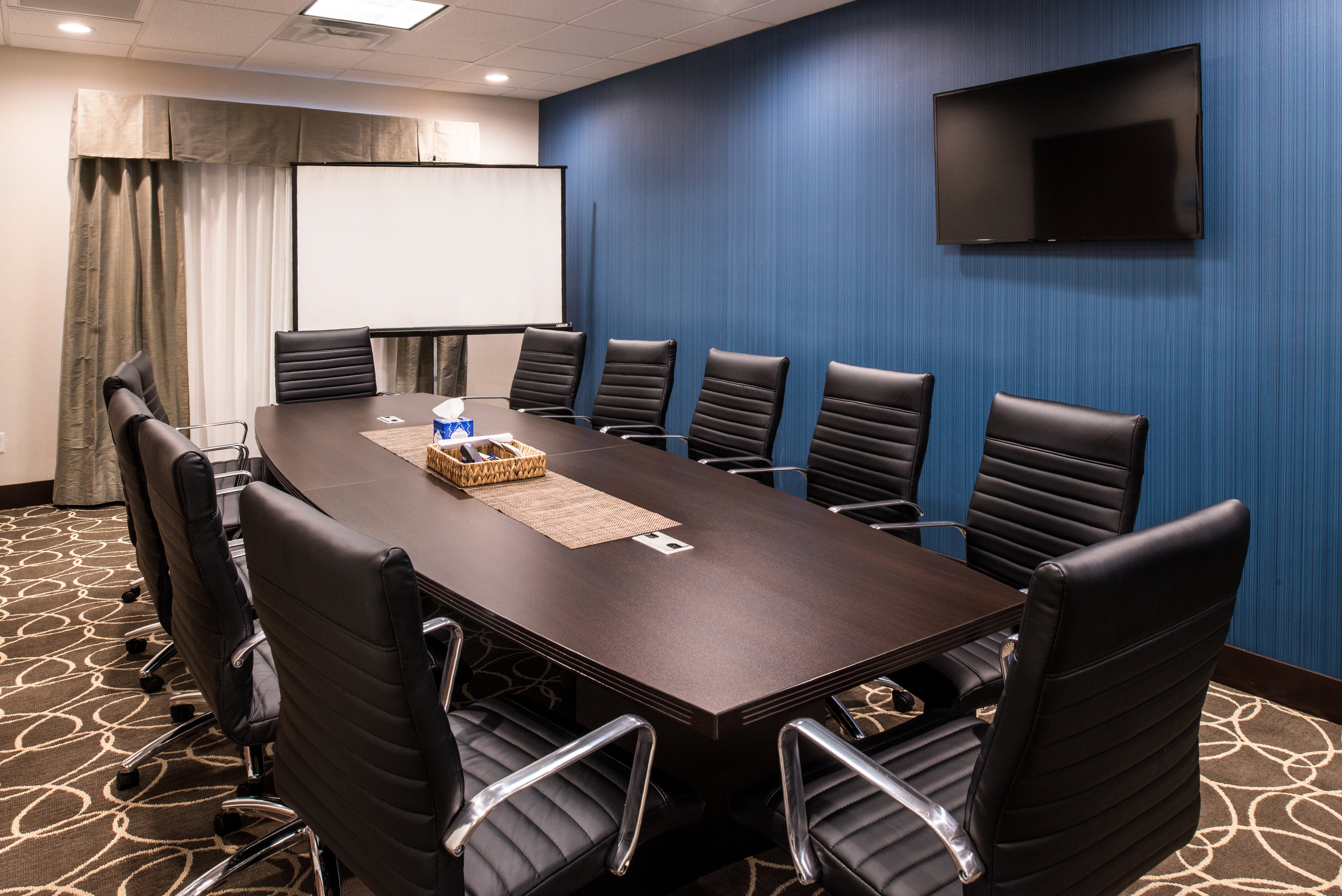 holiday inn express and suites bakersfield airport by ihg