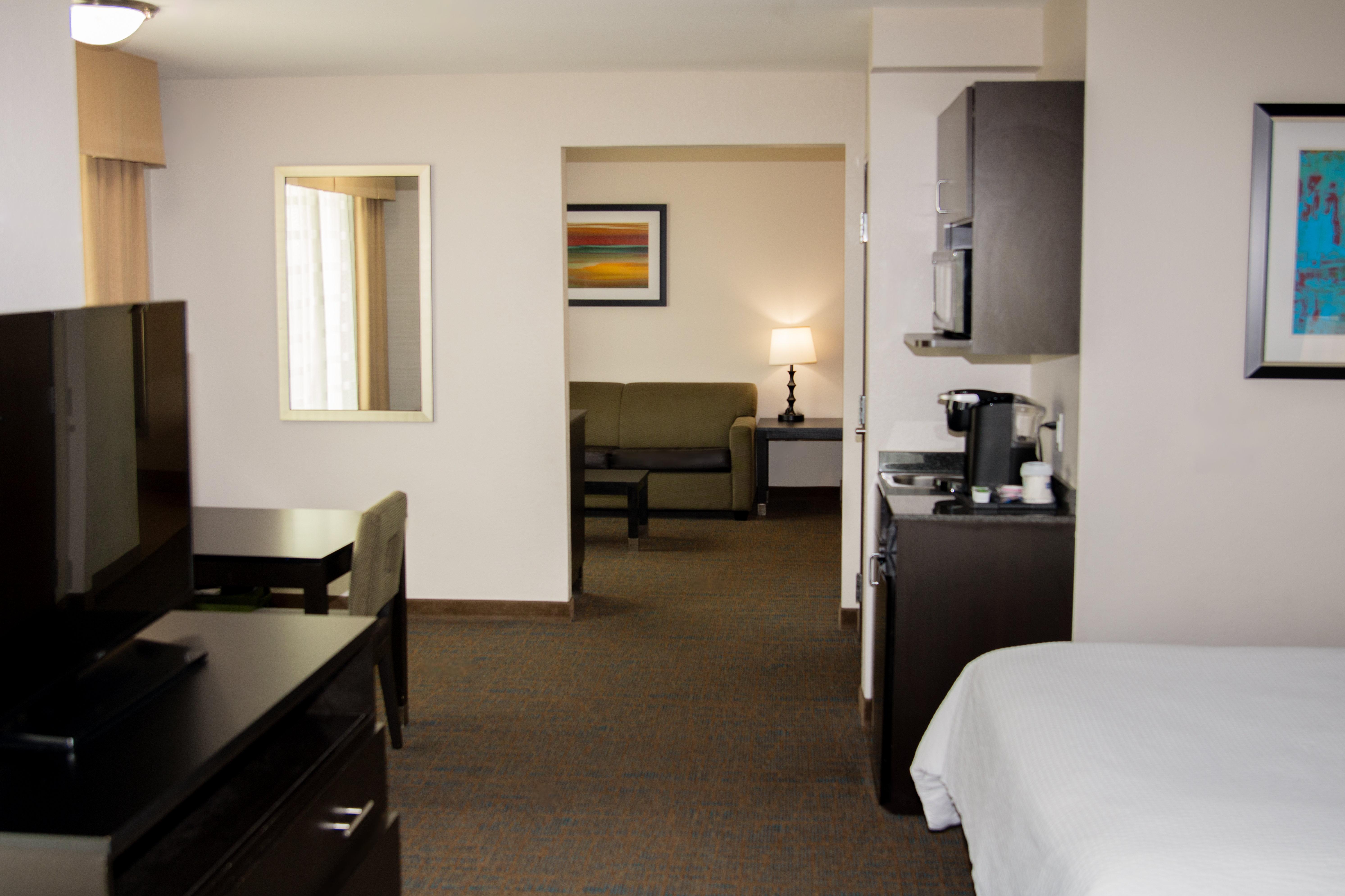 holiday inn express and suites bakersfield airport by ihg