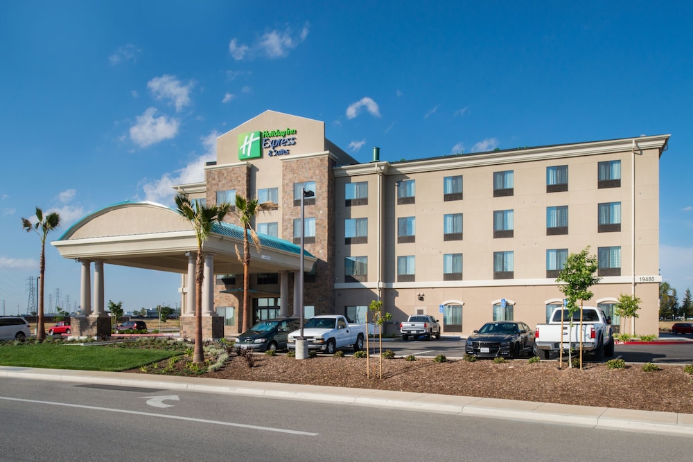 Holiday Inn Express & Suites Bakersfield Airport By Ihg,California>>Bakersfield,3 star