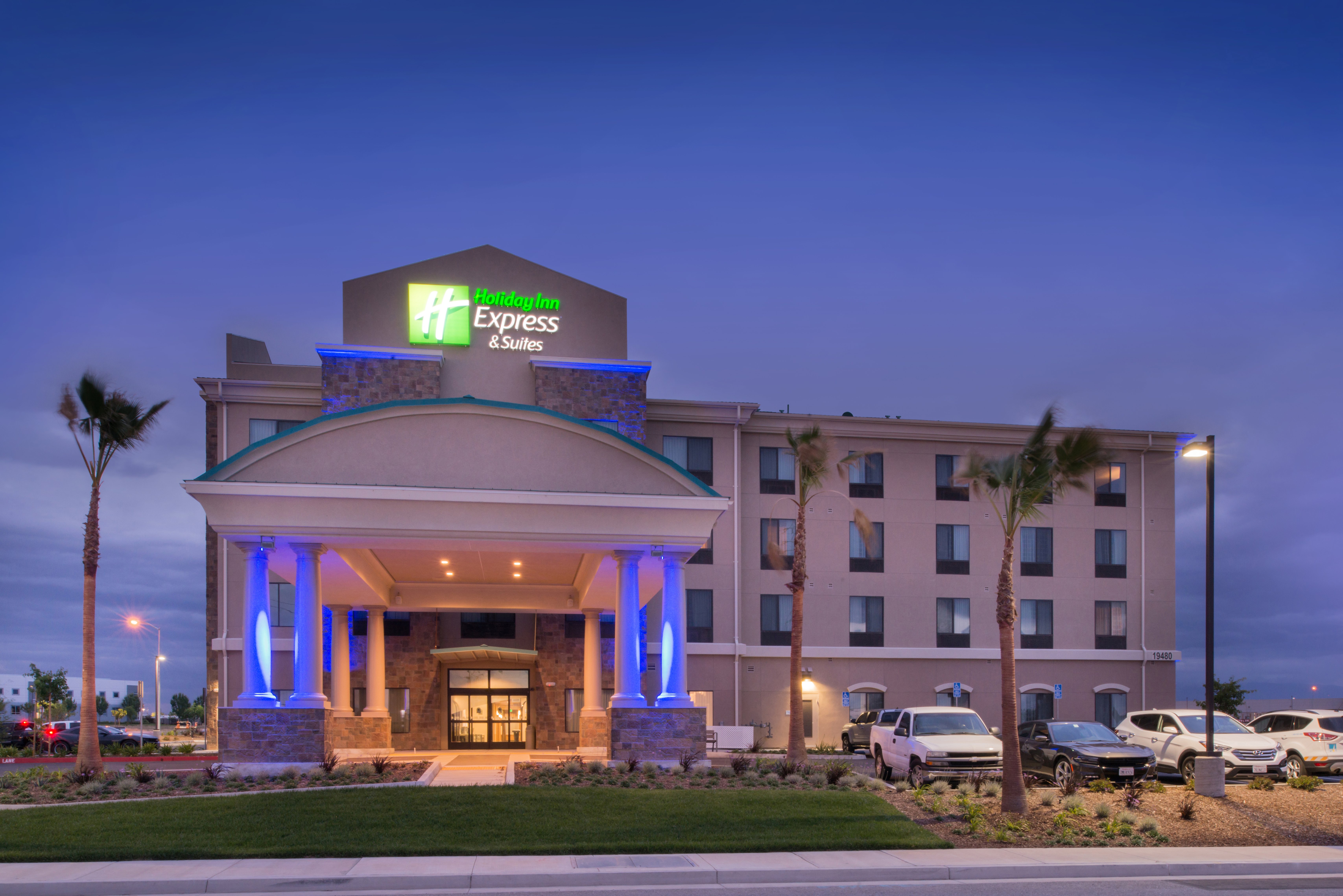 holiday inn express and suites bakersfield airport by ihg