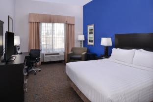 holiday inn express and suites bakersfield airport by ihg