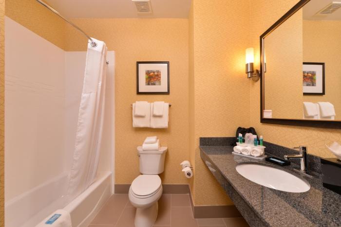 holiday inn express and suites bakersfield airport by ihg