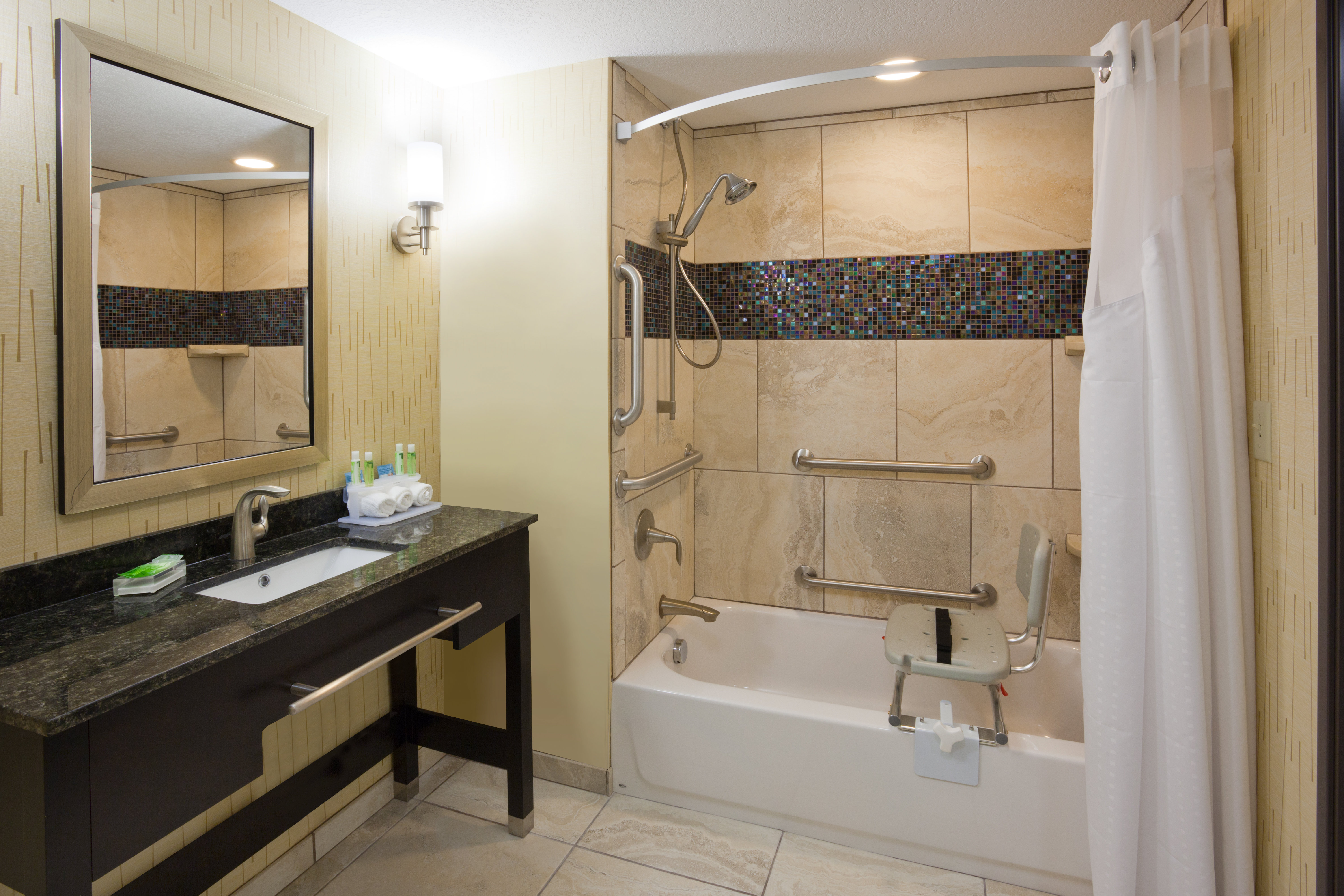 holiday inn express and suites davenport by ihg