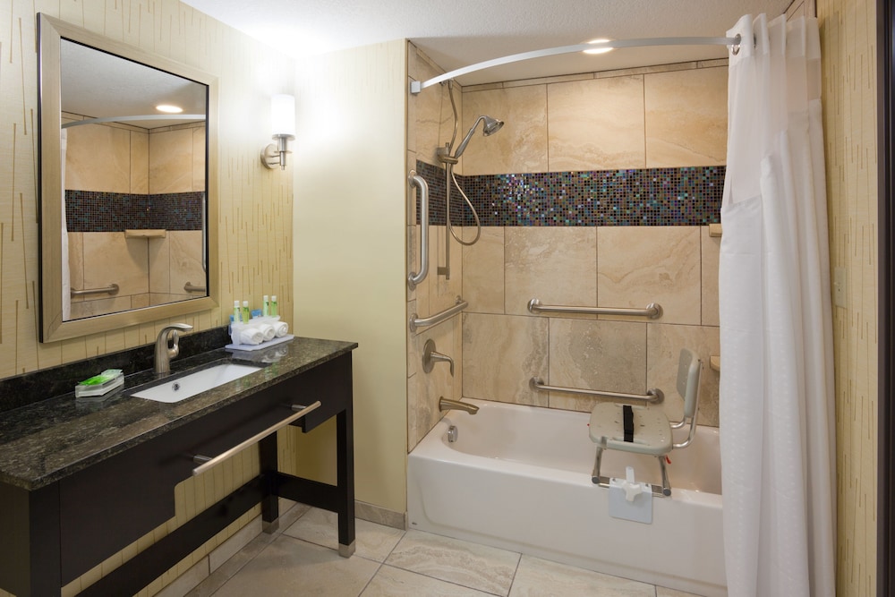 holiday inn express and suites davenport by ihg