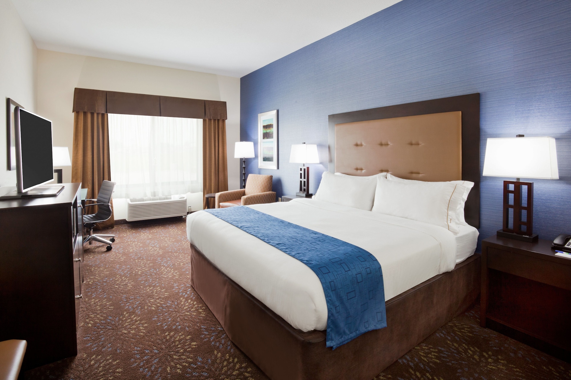 holiday inn express and suites davenport by ihg