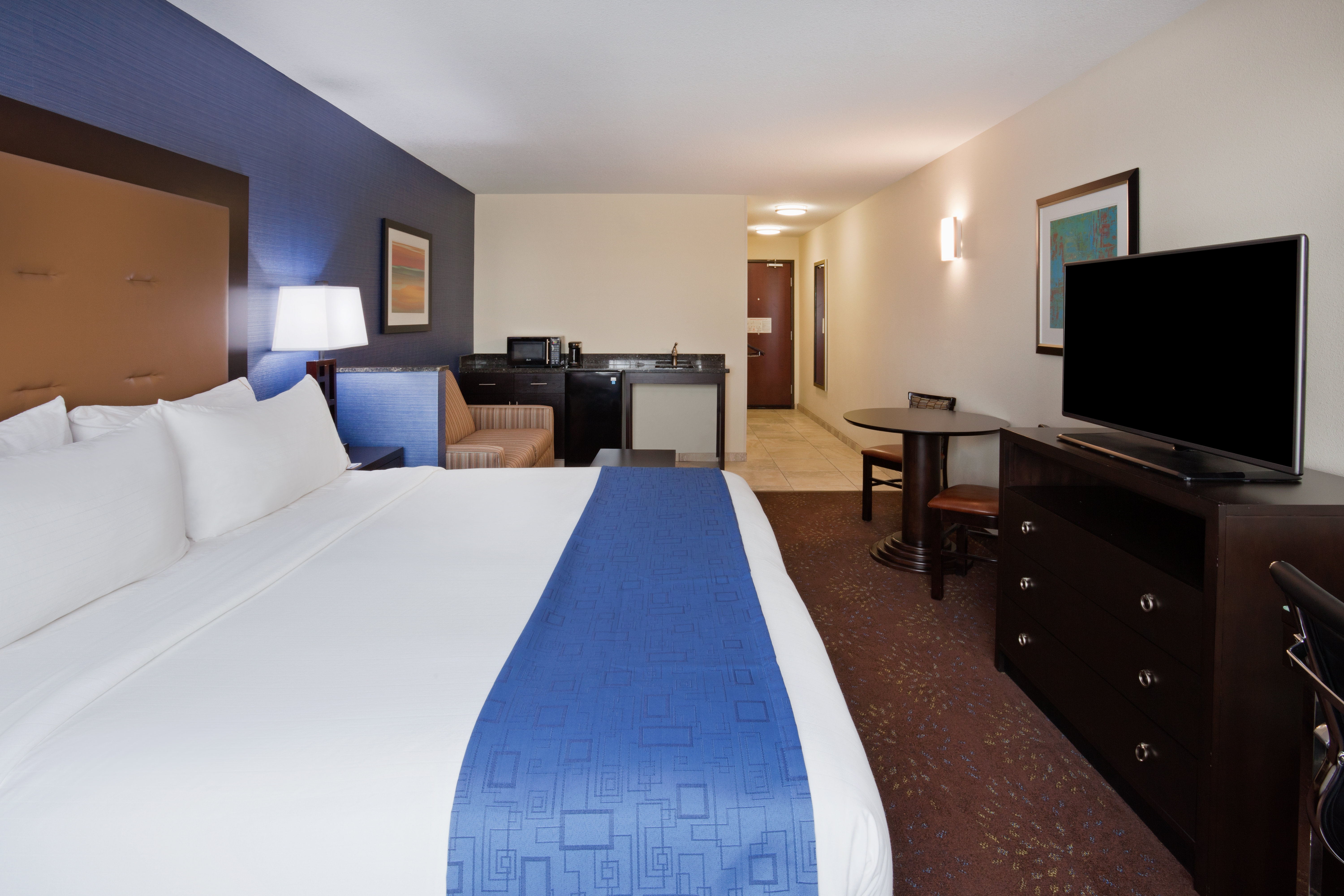 holiday inn express and suites davenport by ihg