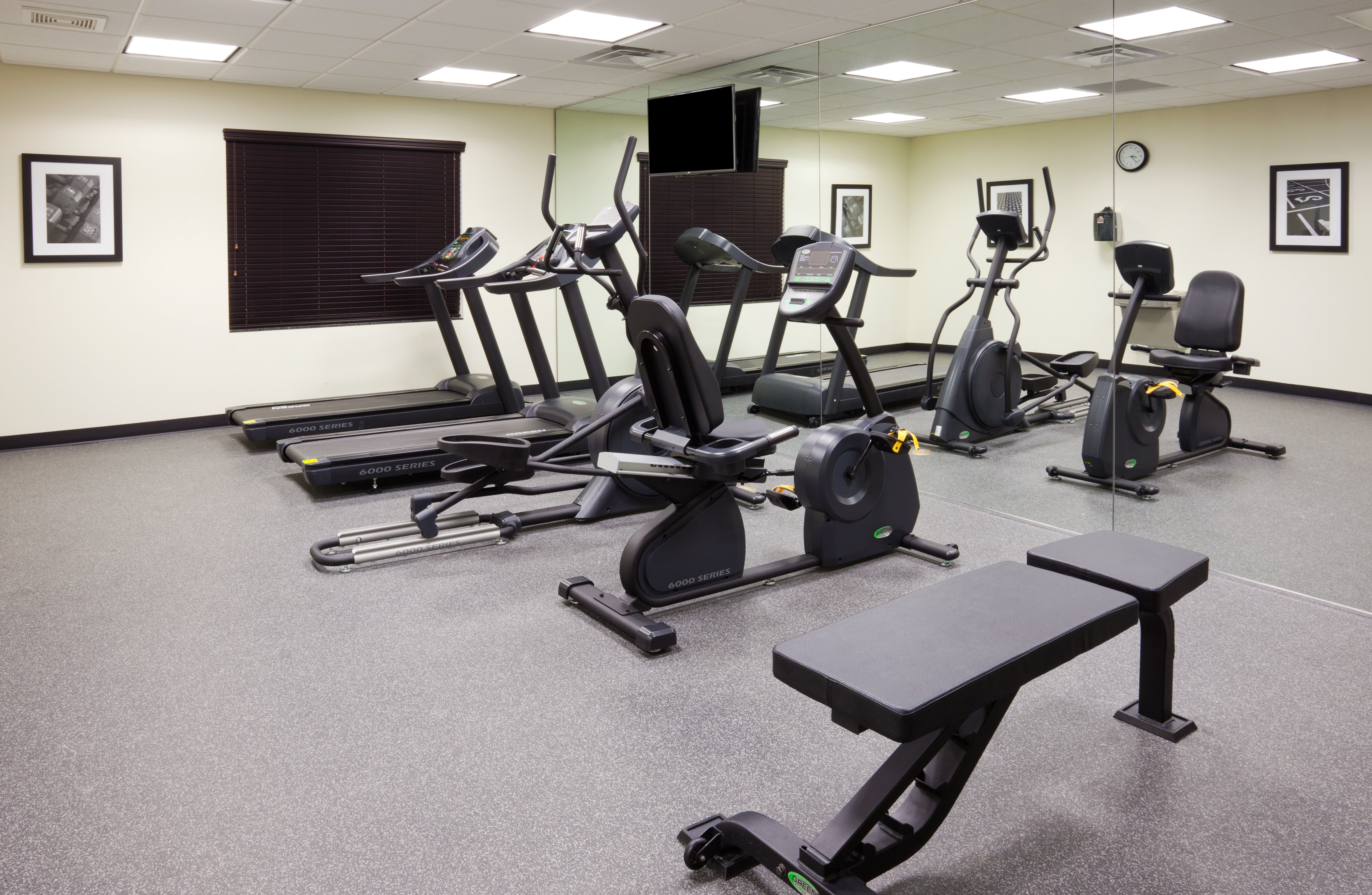 holiday inn express and suites davenport by ihg