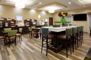 holiday inn express and suites davenport by ihg