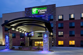 holiday inn express and suites davenport by ihg