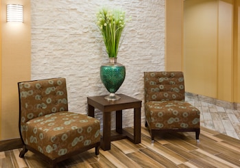 holiday inn express and suites davenport by ihg