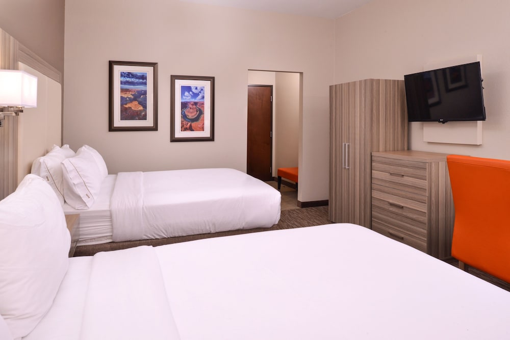 holiday inn express and suites williams by ihg