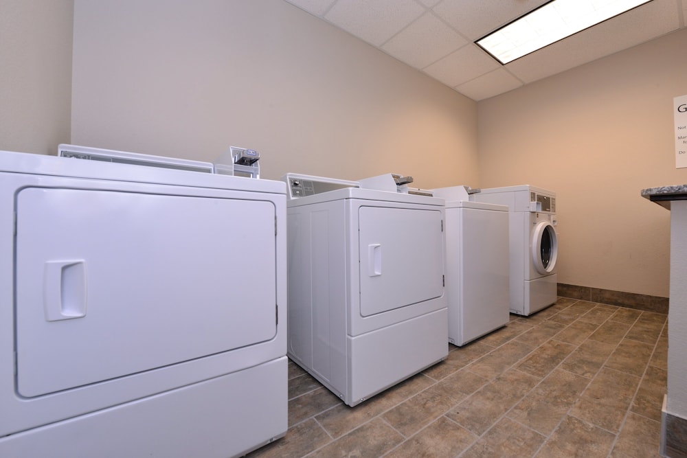 holiday inn express and suites williams by ihg