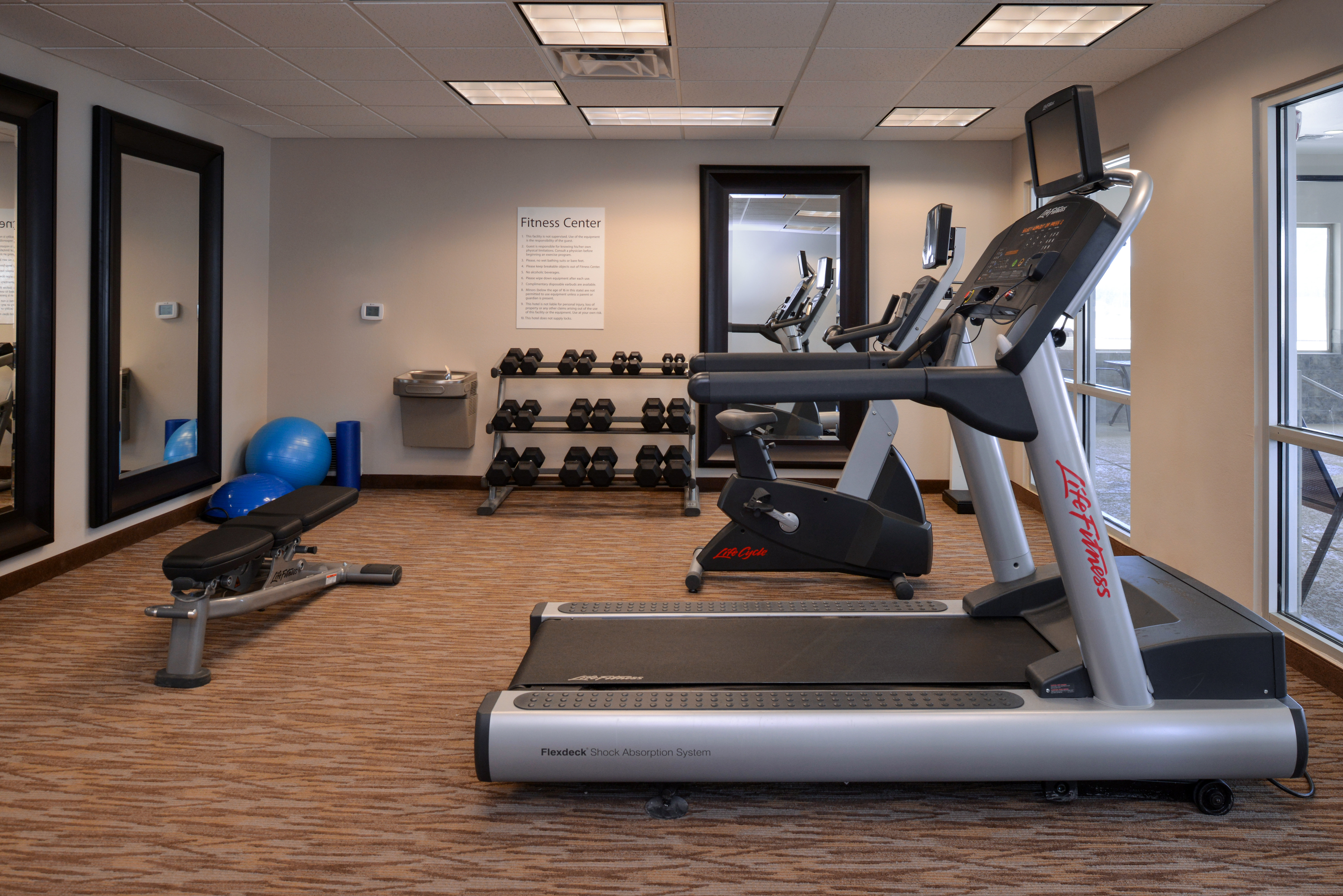 holiday inn express and suites williams by ihg
